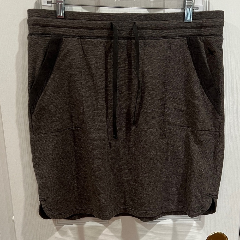 Eddie Bauer Skirt with Pockets size medium